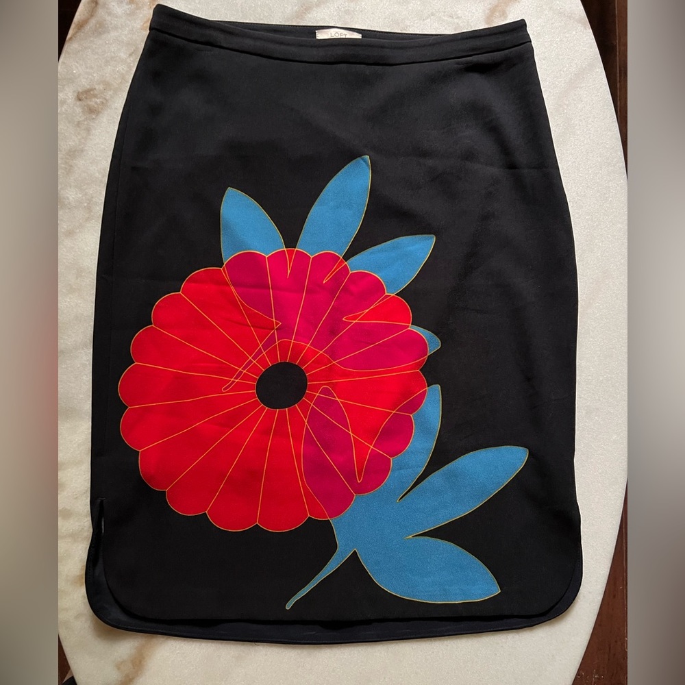 LOFT Flower Design Side Slits Navy Red Torques Skirt Sz 8 - Picture 10 of 10